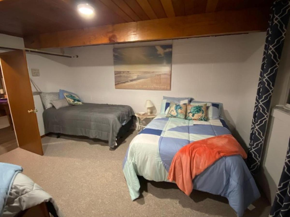 Ferienhaus Spacious Lower Level Living For You!
